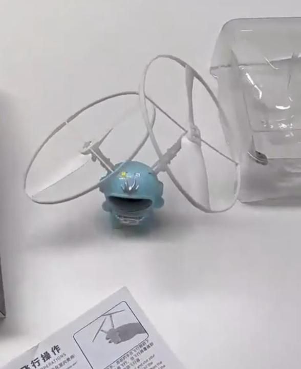 Flying Spaceman Toy For Kids – Wind-Up Rocket Astronaut Fun